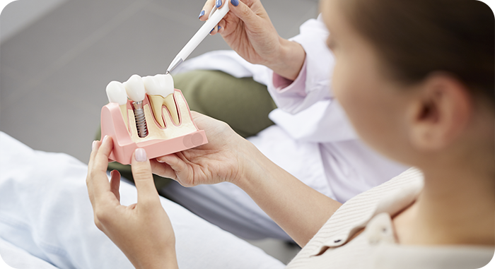 implantes dentales en Málaga causas